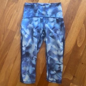 Lululemon leggings size 4.